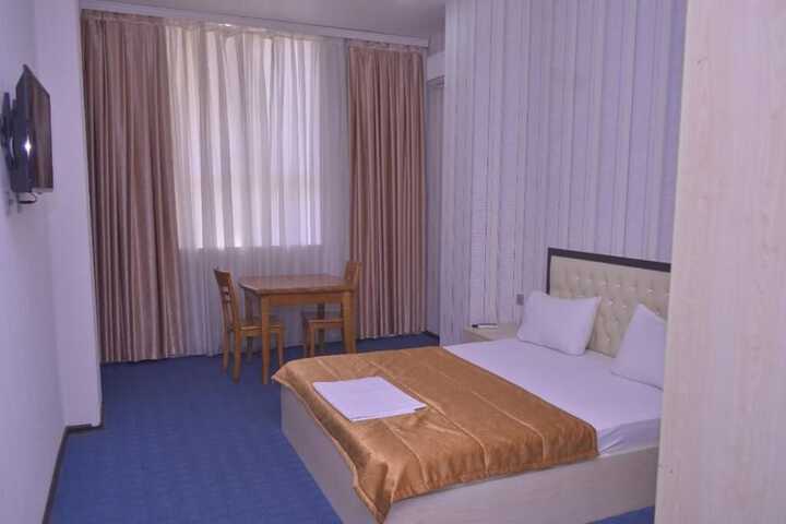 Room 5 of 33