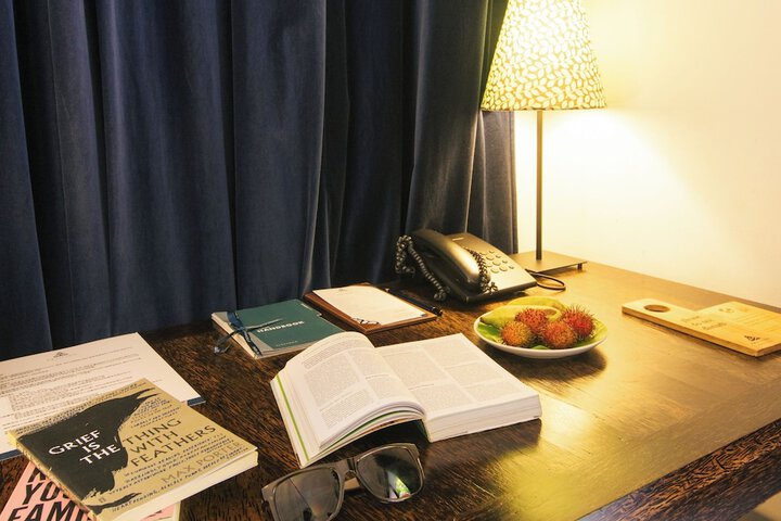 Room 35 of 196