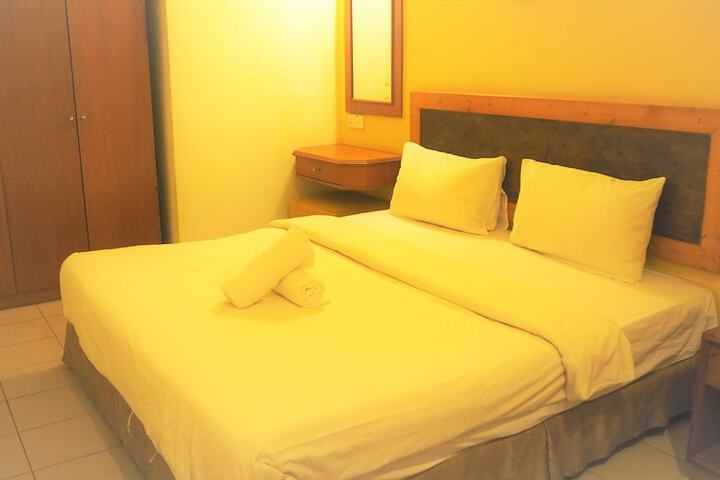 Room 5 of 52