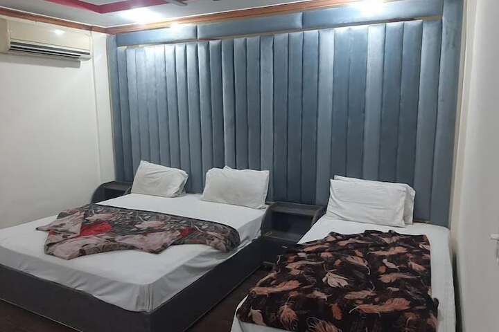 Room 2 of 8