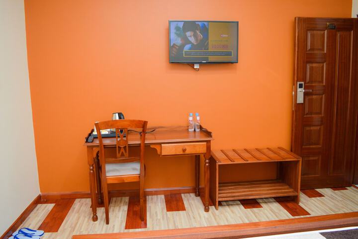 Room 13 of 27