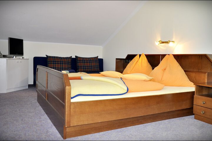 Room 4 of 53