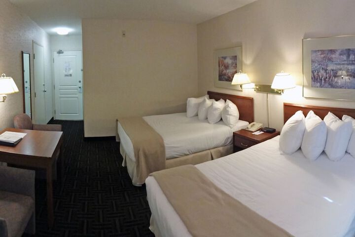 Room 9 of 38