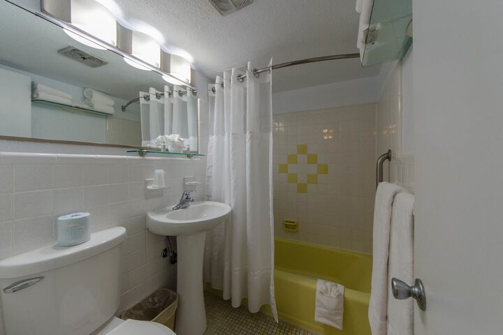 Room 174 of 216
