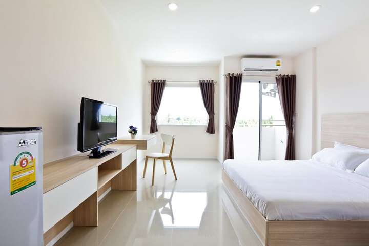 Room 8 of 40