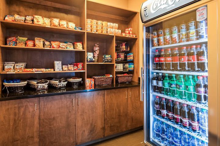 Snack bar