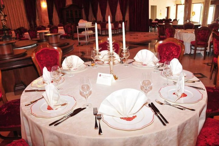 Dining 73 of 96