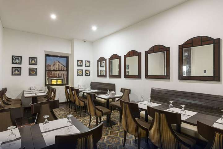 Dining 21 of 25