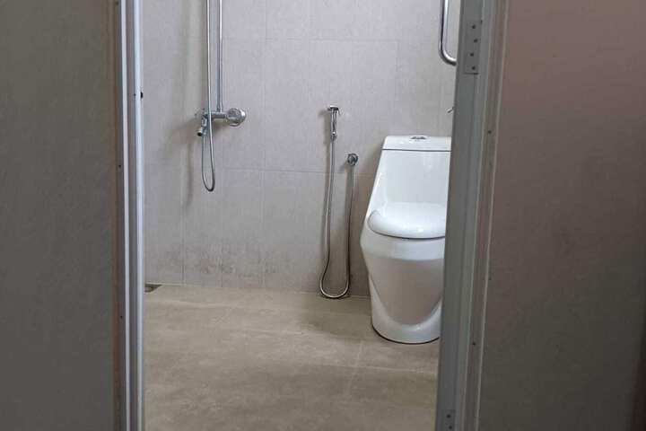 Room 4 of 67
