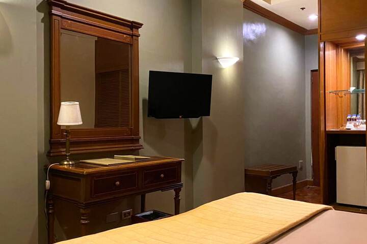 Room 11 of 53