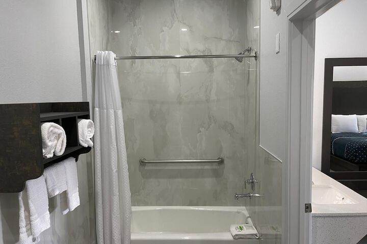 Room 35 of 70