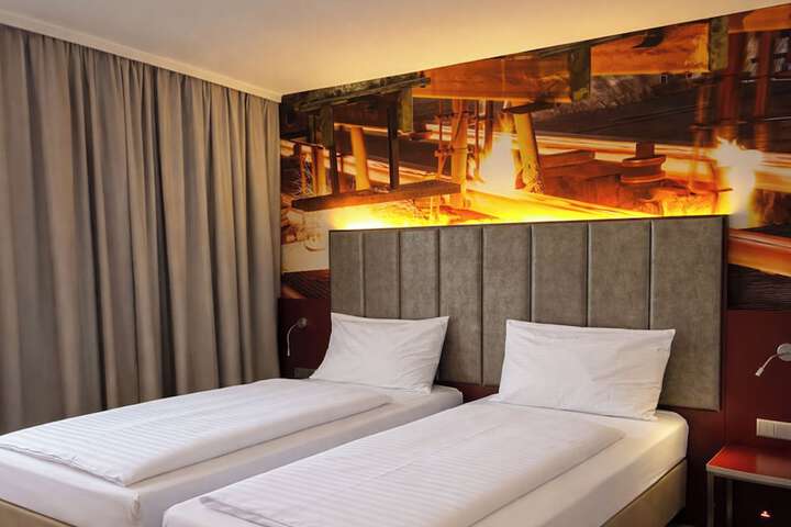 Room 10 of 29