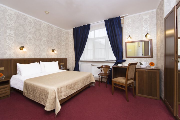 Room 25 of 66