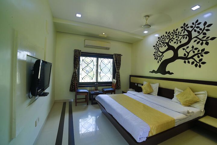 Room 6 of 35