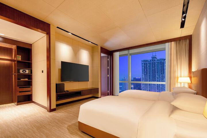 Room 19 of 105