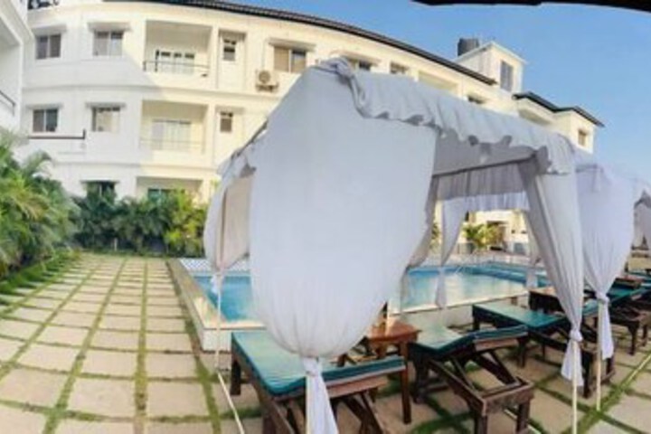 Pool 50 of 73
