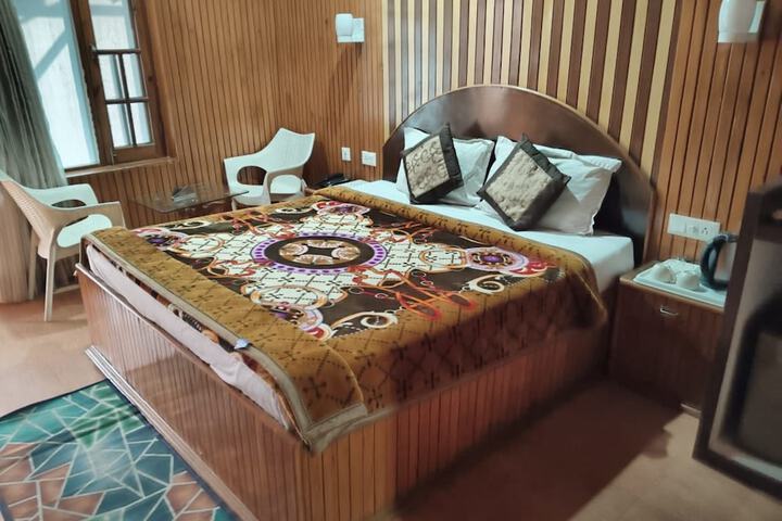 Room 2 of 15