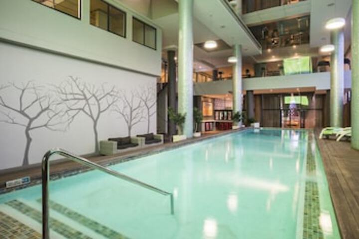 Pool 40 of 51