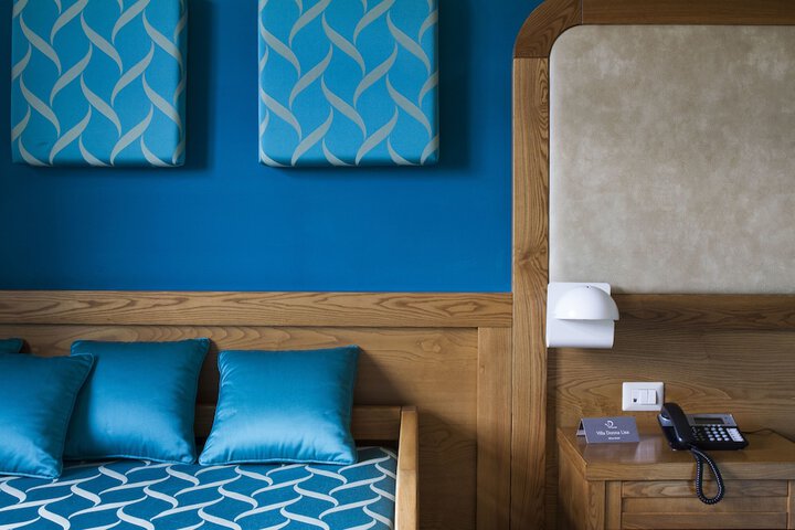 Room 32 of 63