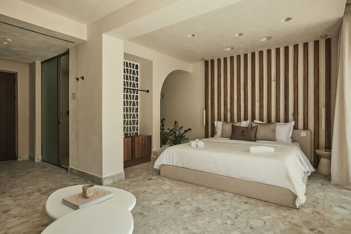 Room 18 of 212