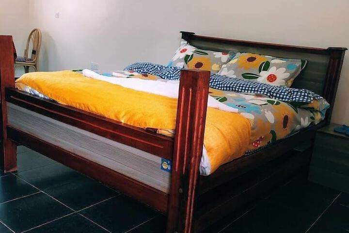 Room 2 of 18