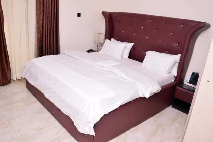 Room 3 of 9