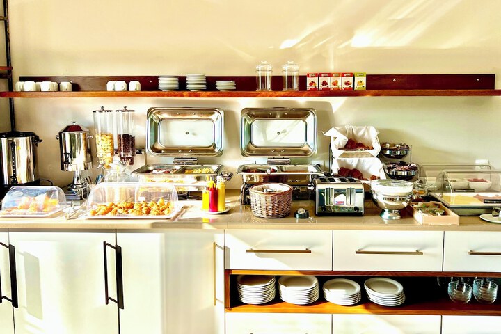 Breakfast/Coffee Service 28 of 39