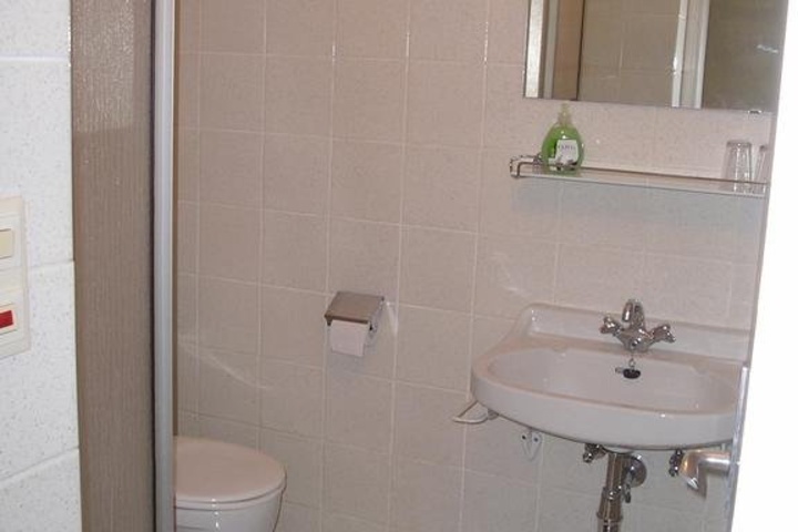 Room 9 of 17