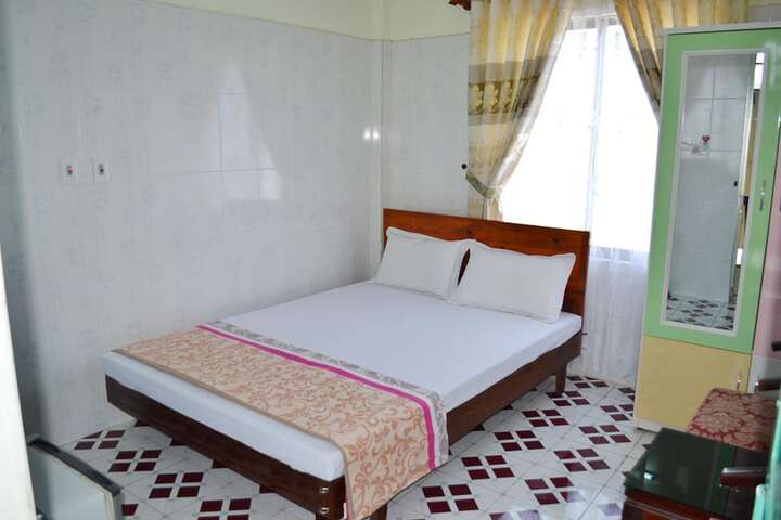 Room 12 of 49