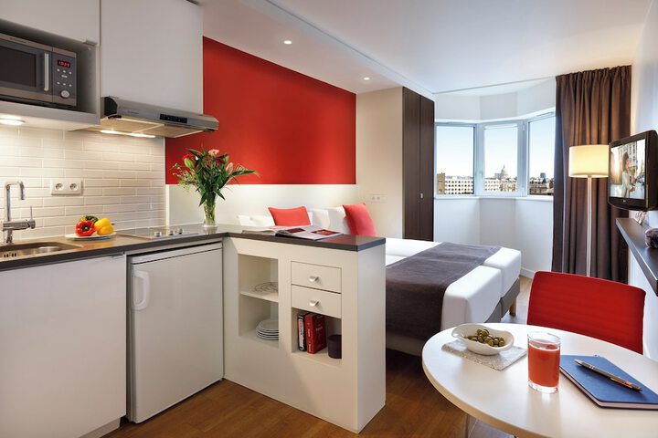 Room 11 of 33