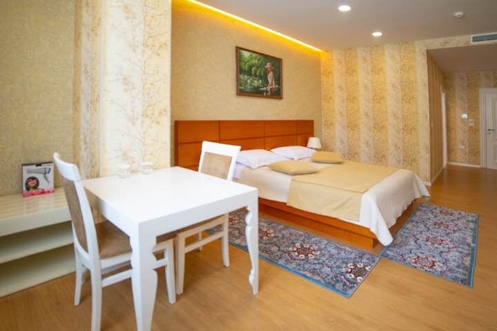 Room 10 of 23