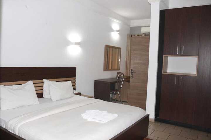 Room 8 of 29
