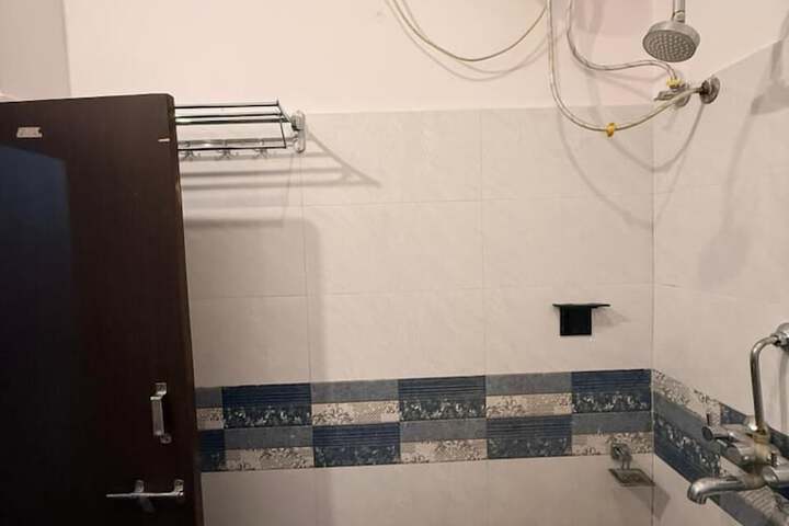 Room 11 of 29
