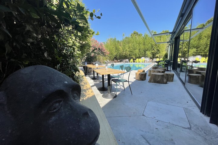 Pool 32 of 51