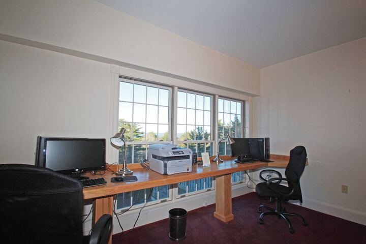 Business Center 96 of 116