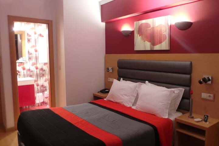 Room 5 of 37