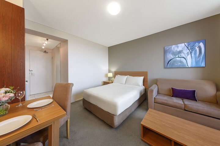 Room 5 of 80