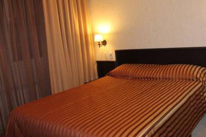 Room 4 of 10