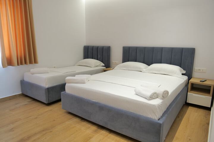 Room 25 of 53