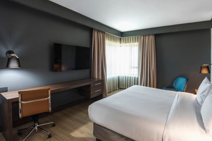 Room 28 of 75