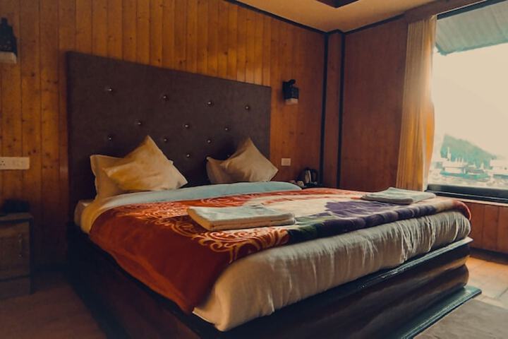 Room 15 of 46