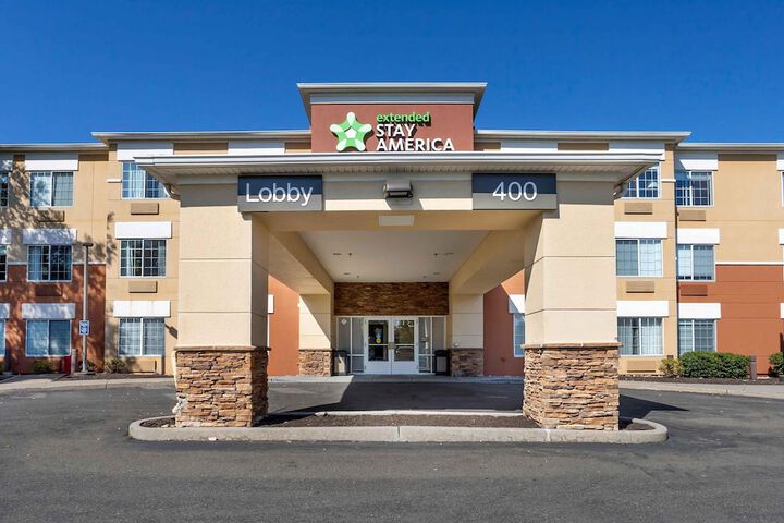 Hotel Entry