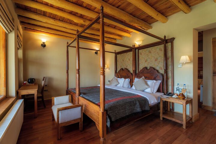 Room 2 of 18