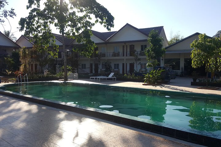 Pool 38 of 44