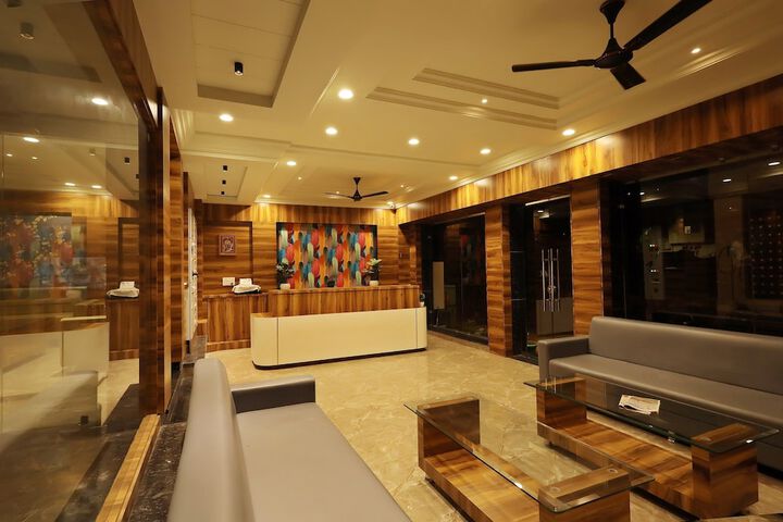 Hotel Interior 4 of 34