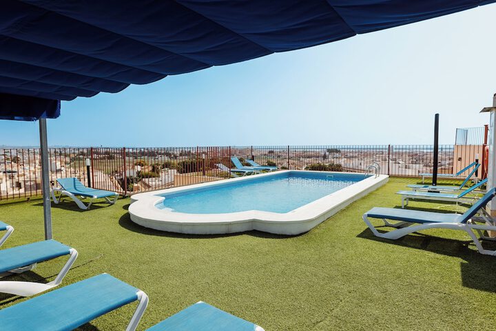 Pools & Facilities