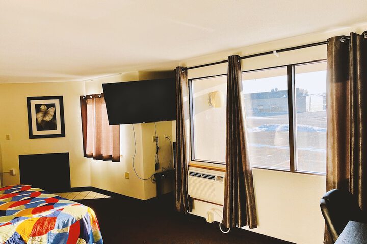 Deluxe King Bed (2 of 12)