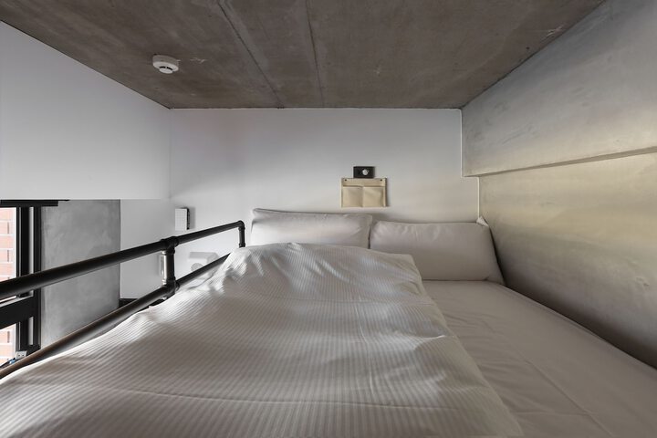 Room 9 of 41