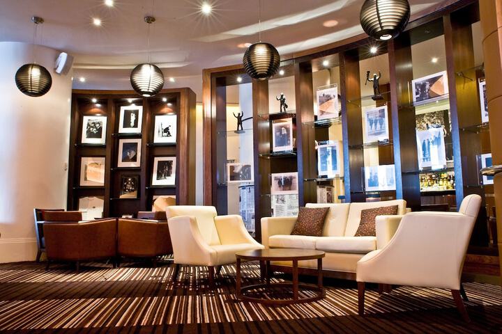 Lounge 66 of 94