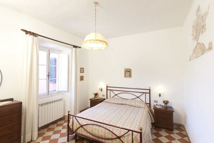 Room 6 of 35